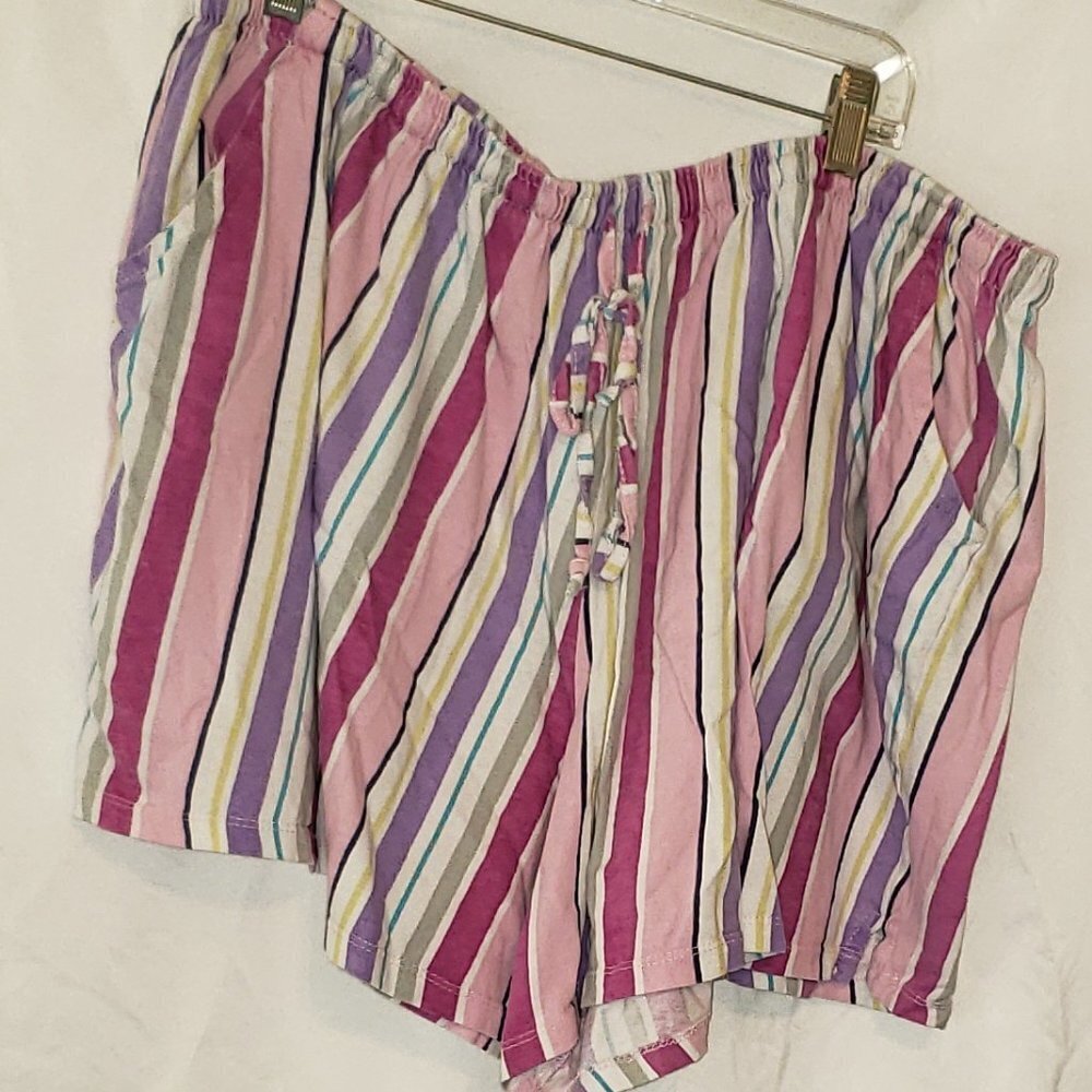 Ladies DREAMS & CO Sleep Shorts in white w/stripes - 2X
